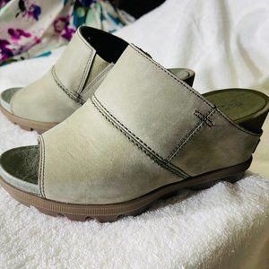 Sorel Joanie II Leather Slide Wedge Sandal- Taupe colored - Size 7.5
